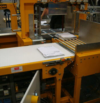 Perpendicular transfer belts