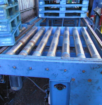 Pallet conveyor